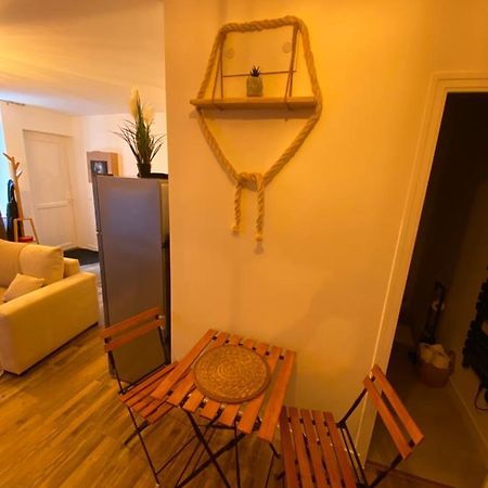 Super Appartement T2 Proche Gare Санс Екстер'єр фото